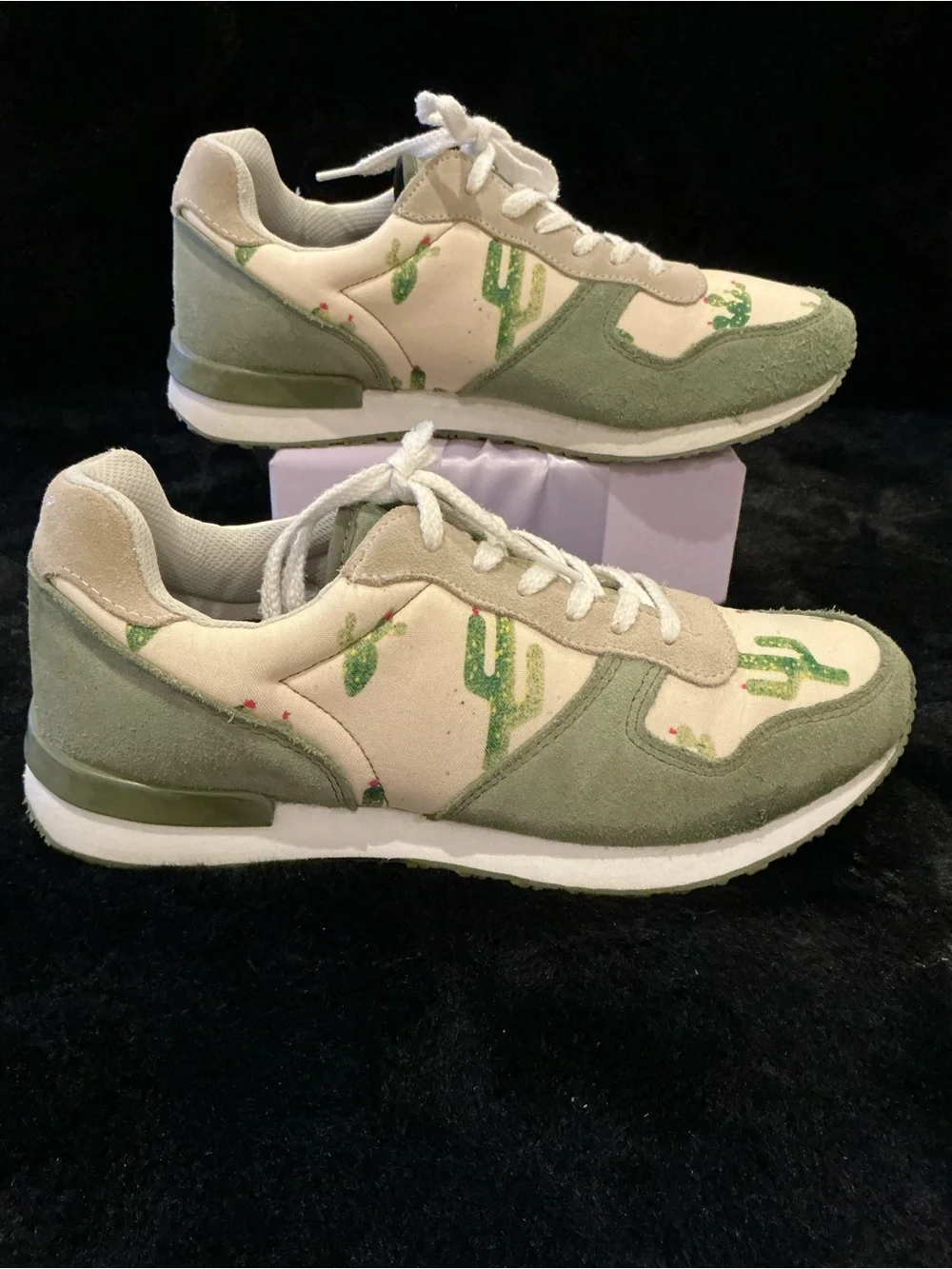 inkkas Prickly Jogger Green and Cream Cactus Print Sneakers W 12, M 10